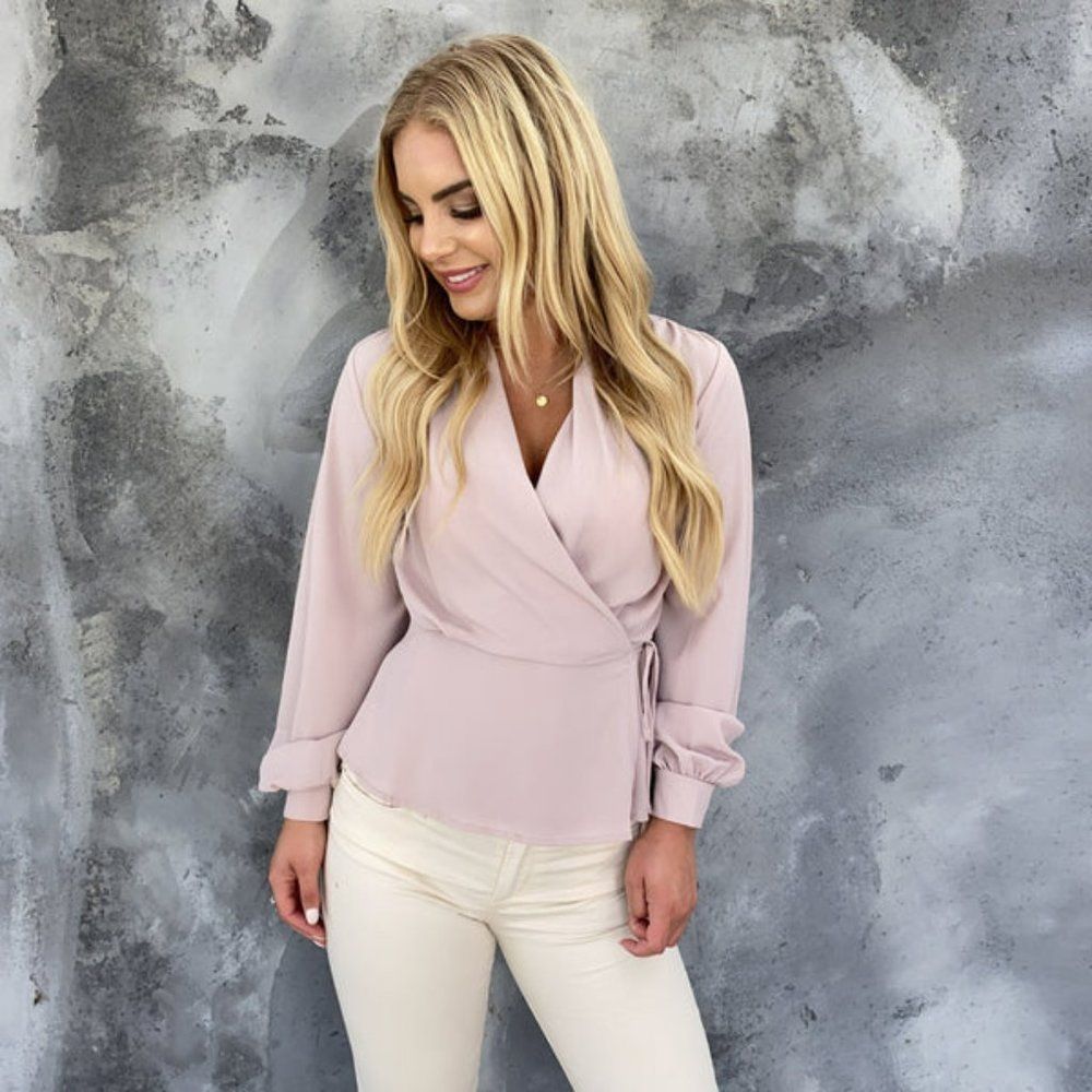 NWT Dainty Hooligan Smooth Talker Blush Wrap Blouse LARGE - Picture 1 of 11